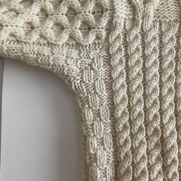 Aran Crafts Women’s Short Cardigan Irish Merino Wool Oversized Size XS - Picture 8 of 16